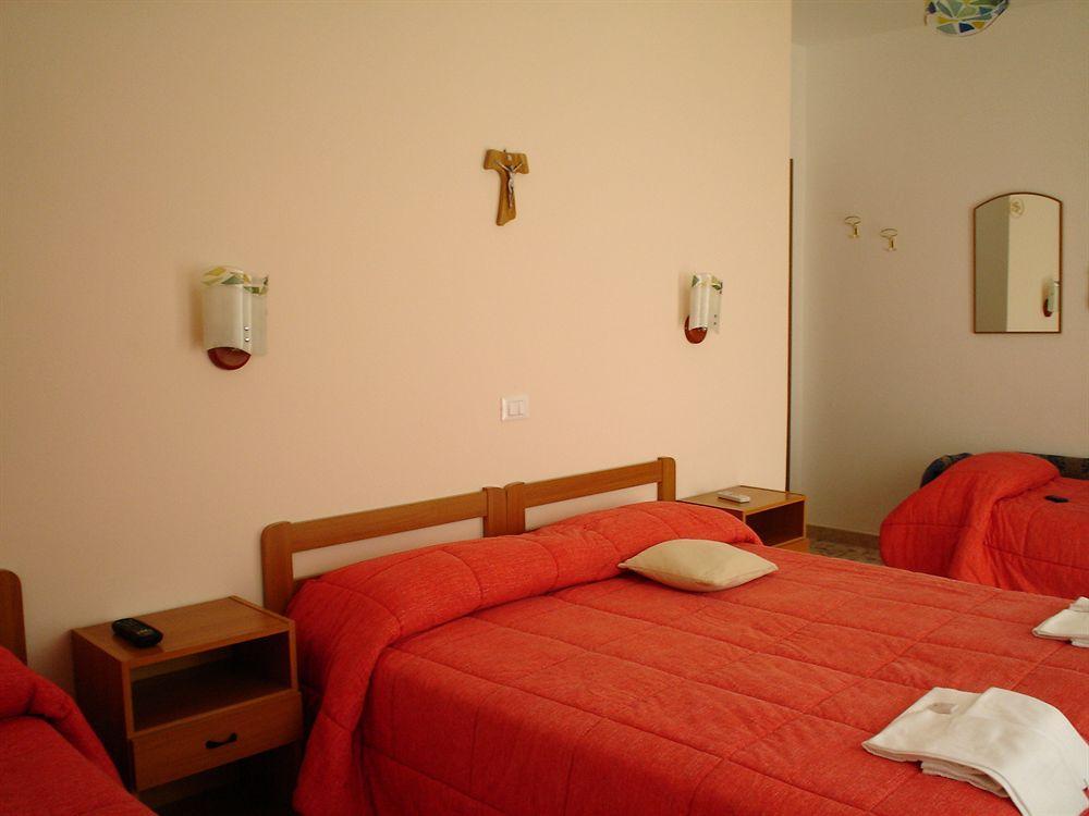 B&B Santa Lucia 산 조반니 로톤도 외부 사진